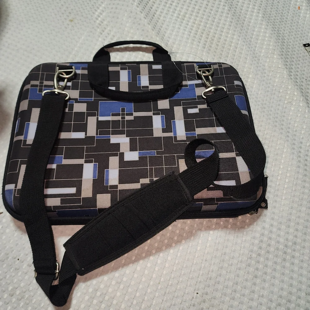 DAO CHLOE EUC LAPTOP HARDCASE CROSSBODY BAG ORGANIZER
